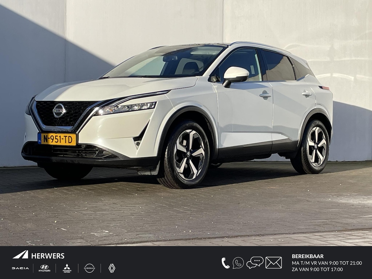 Nissan Qashqai - 1.3 MHEV N-Connecta / BLUETOOTH / CRUISE CONTROL ADAPTIEF / AIRCO / ACHTERUITRIJCAMERA / P - AutoWereld.nl