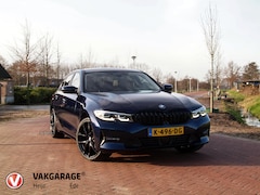 BMW 3-serie - 318i High Executive Edition | Apple Carplay | 360 Camera | Cruise Control | Leer | Black O