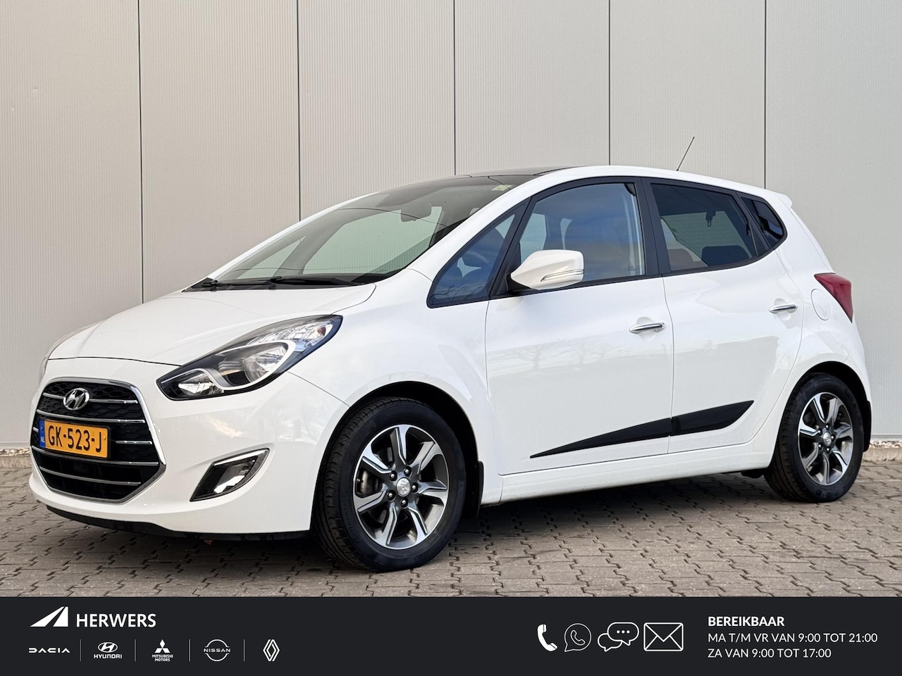 Hyundai ix20 - 1.6i Premium / Stoel en Stuurverwarming/ Trekhaak, trekgewicht geremd 1300 kg/ Cruise Cont - AutoWereld.nl