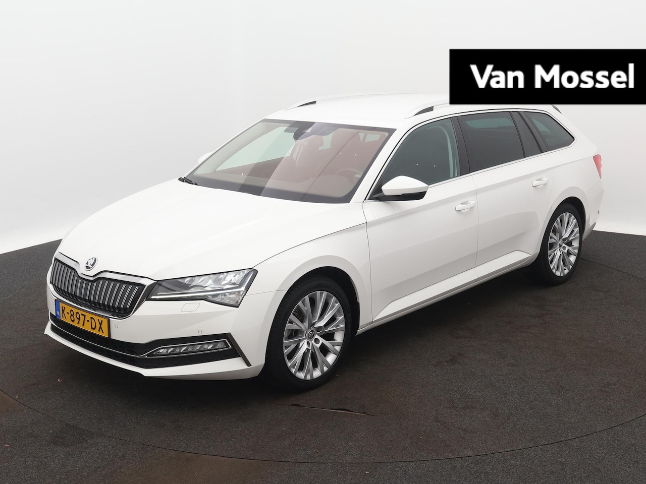 Skoda Superb Combi - 1.4 TSI iV Business Edition Plus | DIGITAAL DASHBOARD | CANTON | NAVIGATIE | STOELVERWARMI - AutoWereld.nl