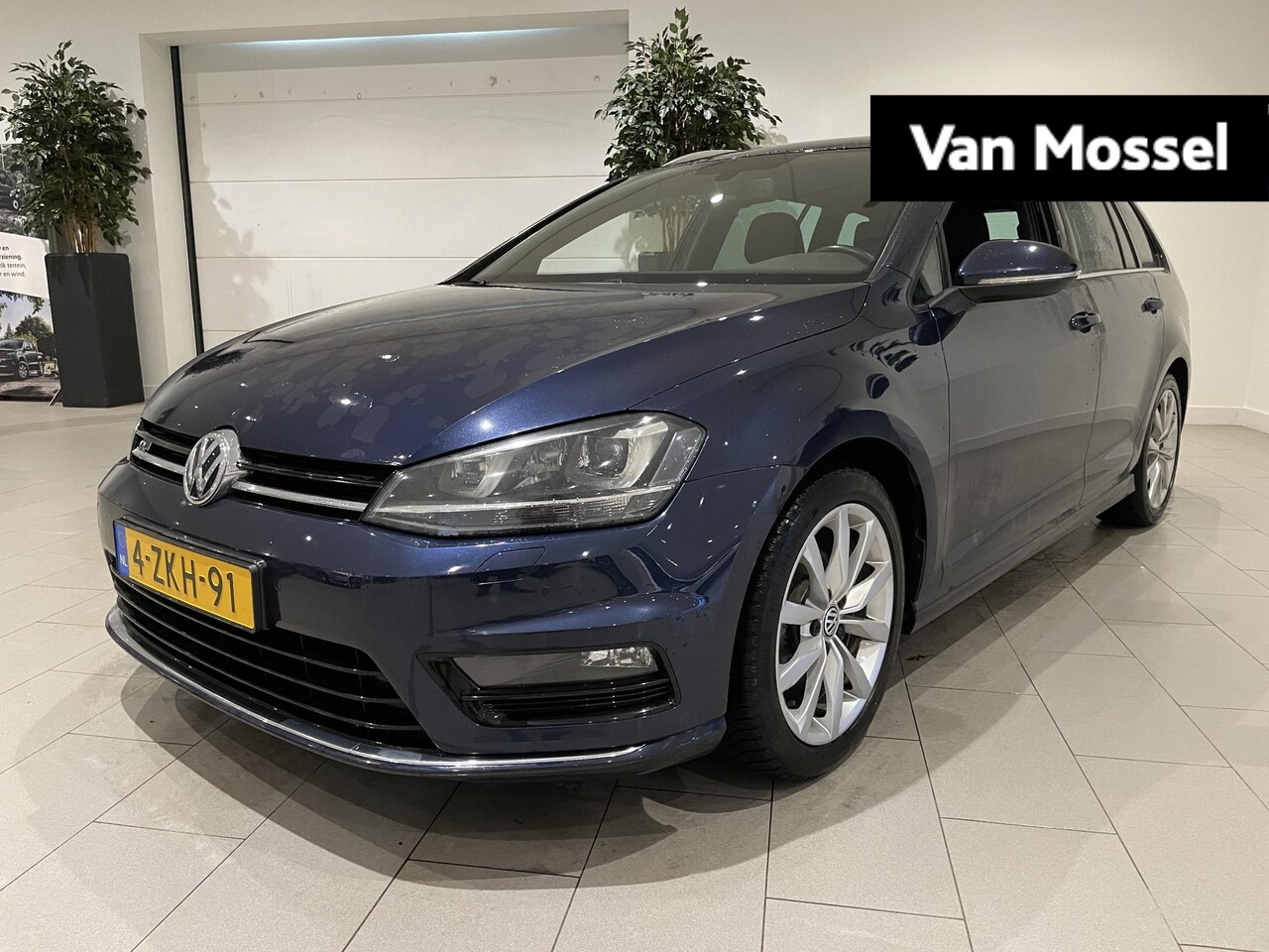 Volkswagen Golf Variant - 1.2 TSI Highline 105 PK | R-Line Editie | Cruise Control | Trekhaak | Navigatie | Parkeers - AutoWereld.nl