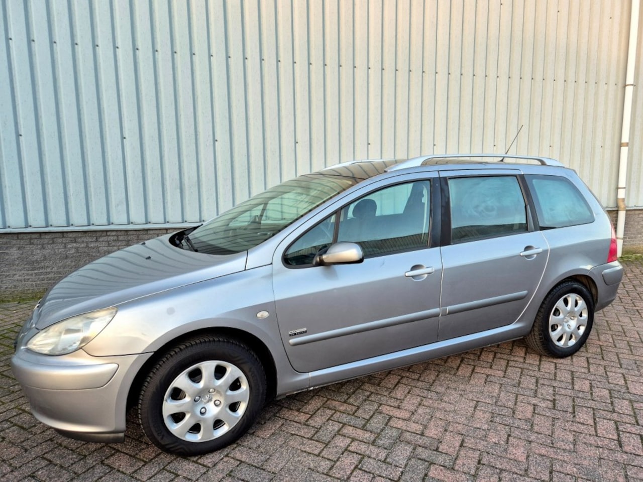 Peugeot 307 - 1.6 16v Navtech Airco-Cruise CTRL - AutoWereld.nl