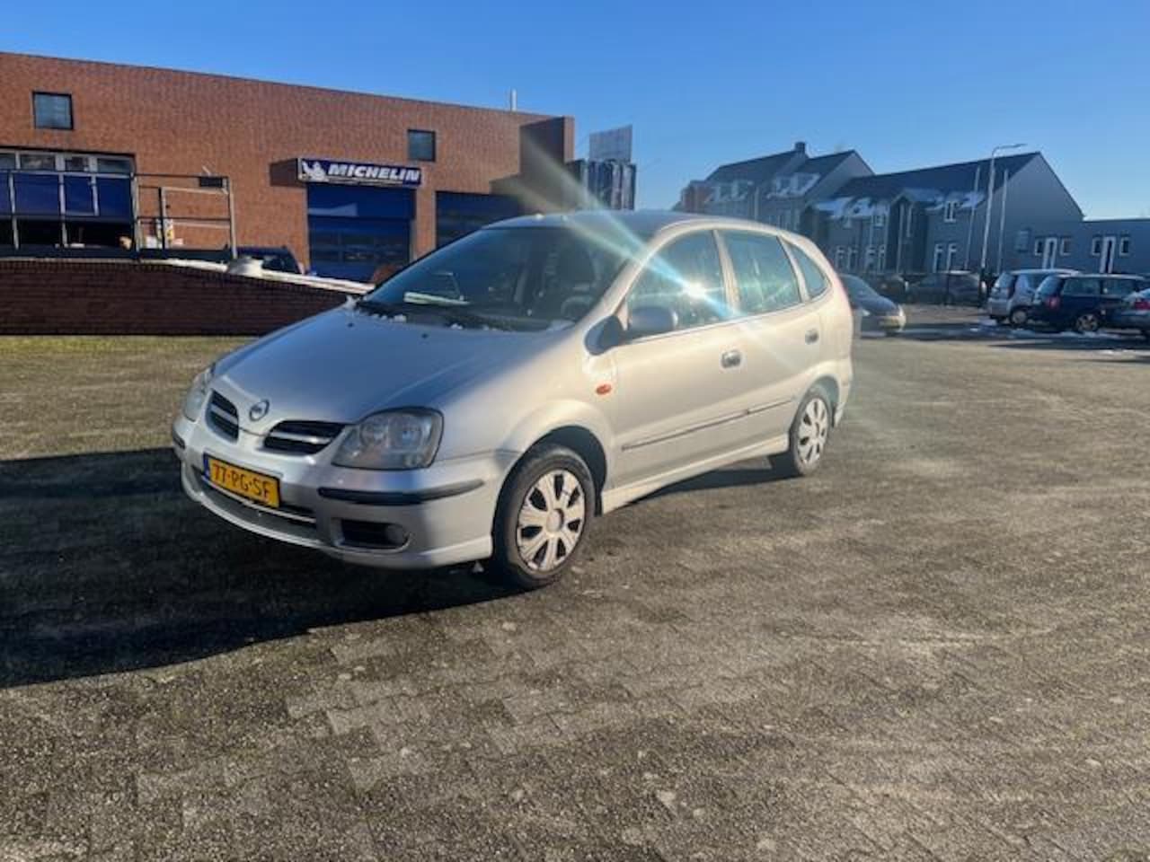 Nissan Almera Tino - 1.8 Acenta airco, trekhaak, navi, apk 7-25 - AutoWereld.nl