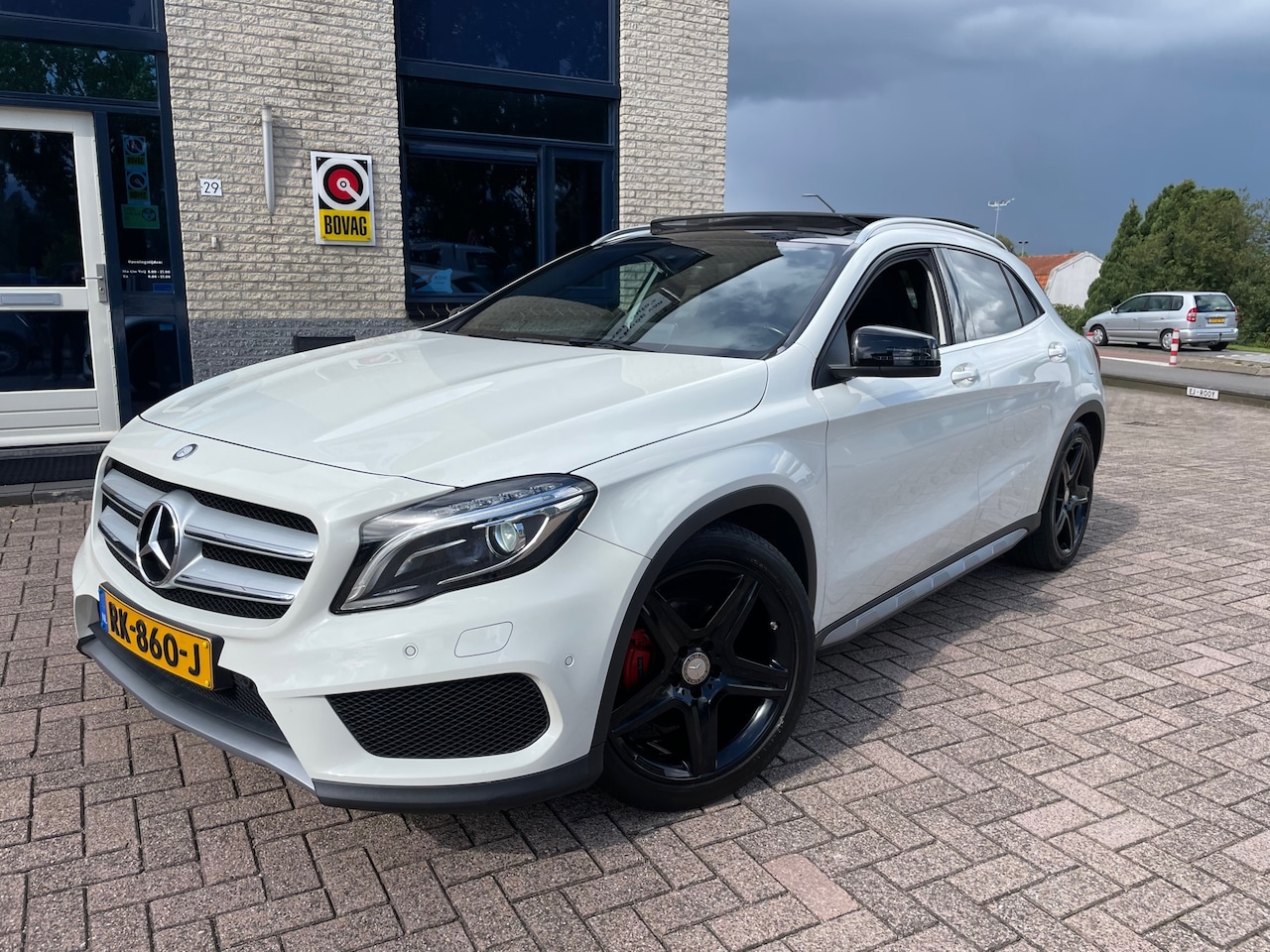 Mercedes-Benz GLA-Klasse - 180 AMG Night Edition-Panodak - AutoWereld.nl