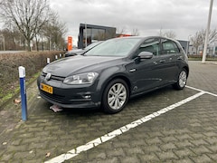 Volkswagen Golf - 1.0 TSI Connected Series