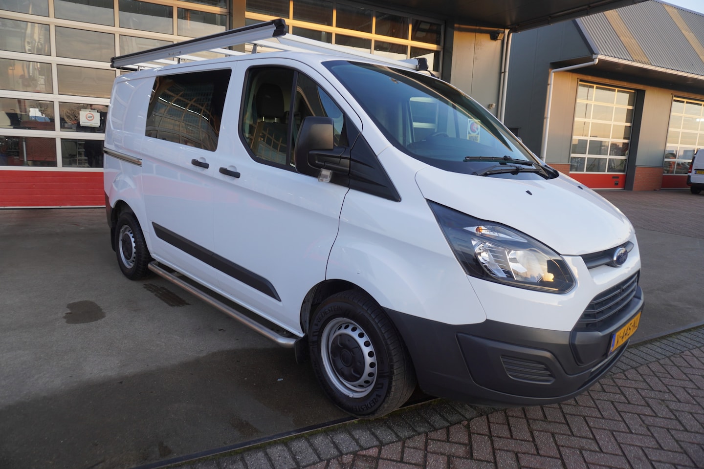 Ford Transit Custom - 270S 2.0 TDCI 105PK L1H1 Economy Edition nr.V093 | Airco | Trekhaak | Kasten laadruimte - AutoWereld.nl