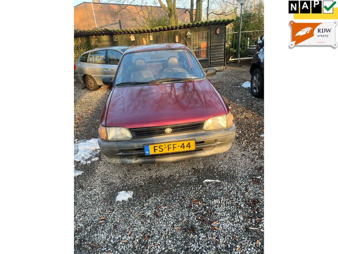 Toyota Starlet - 1.3i 1.3i - AutoWereld.nl