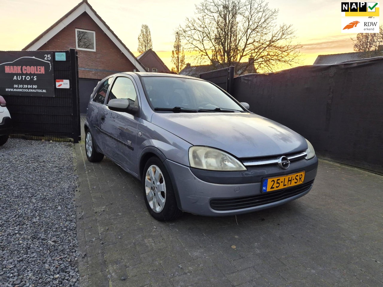 Opel Corsa - 1.4-16V Njoy Automaat Airco 125821 Km NAP ( zij schade !!) - AutoWereld.nl