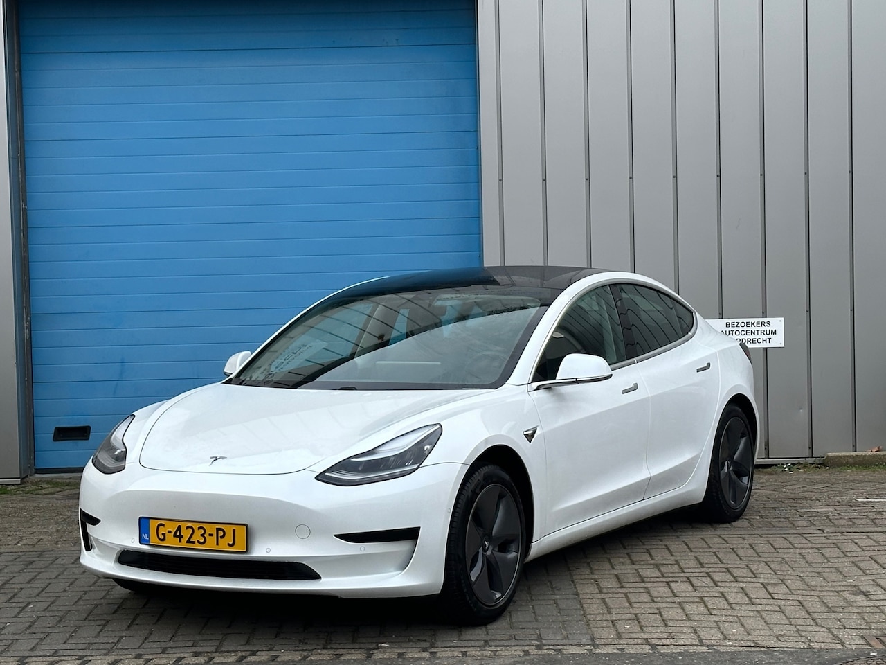 Tesla Model 3 - Standard RWD Plus 60 kWh 42.229 km eerste eigenaar - AutoWereld.nl