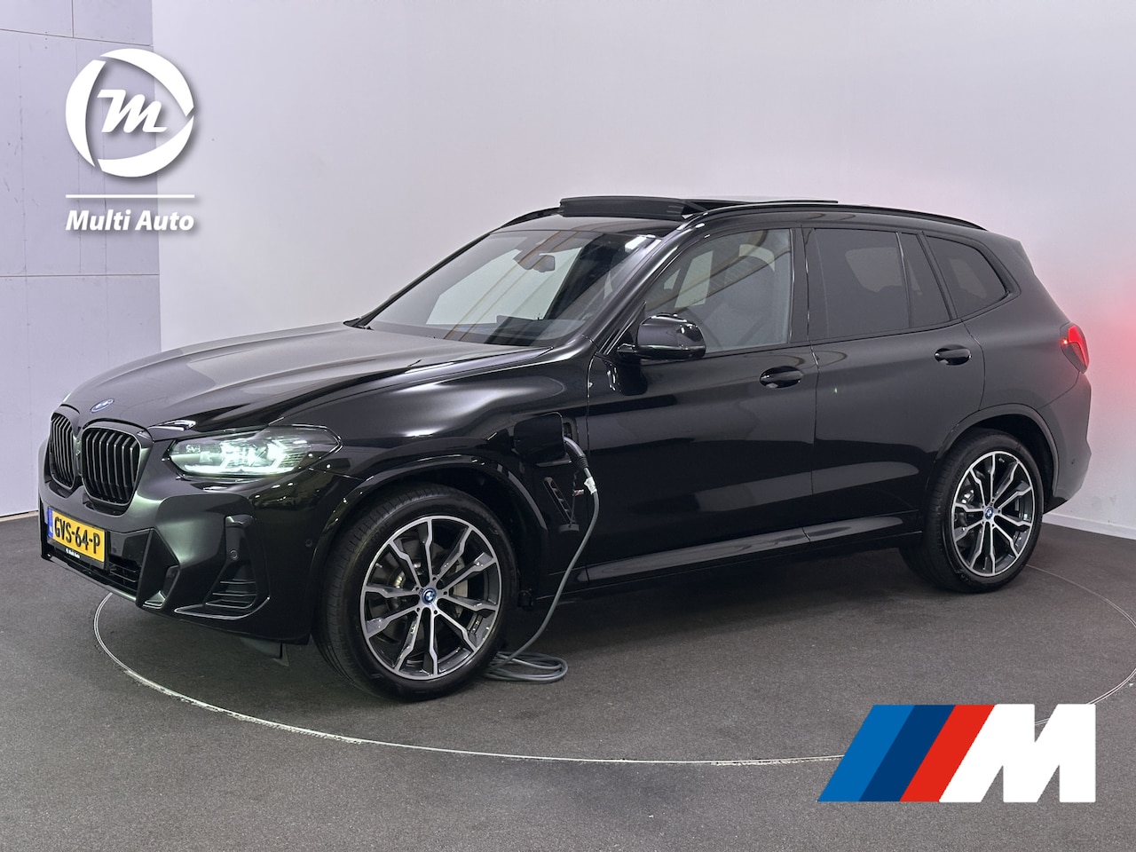 BMW X3 - xDrive30e M Sport Shadow Plug In Hybrid PHEV | Panodak | Adaptive Cruise | Head Up | Leder - AutoWereld.nl