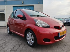 Toyota Aygo - 1.0-12V NL Auto/115.000Km Nap/Leer/Navi