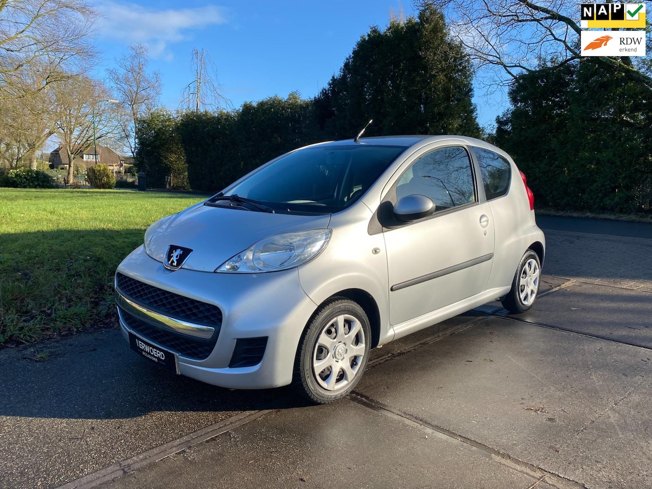 Peugeot 107 - 1.0-12V XS|AIRCO|BOEKJES|ONDERHOUDEN|2 KEYS|TOERENTELLER| - AutoWereld.nl