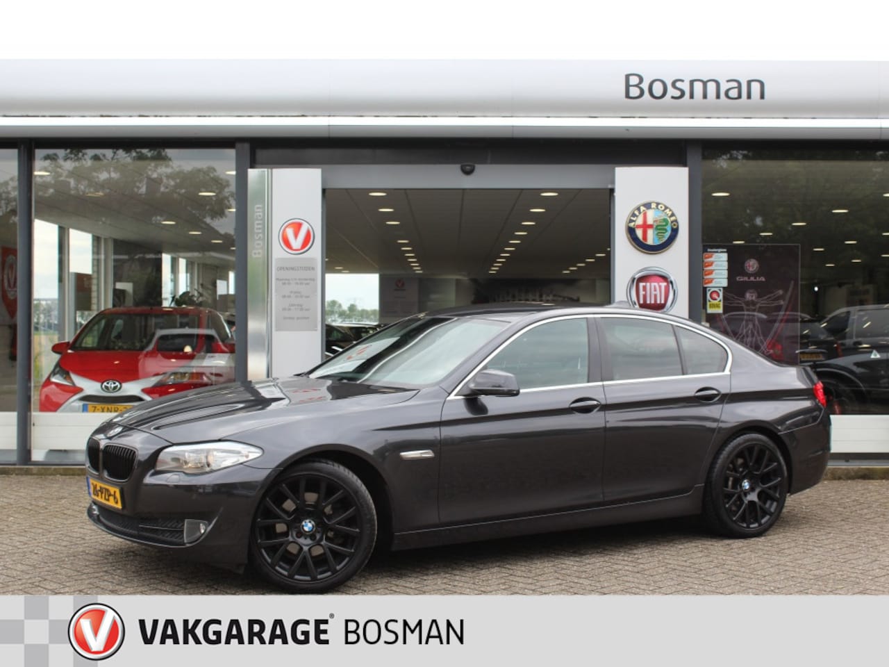 BMW 5-serie - 523i Executive/CRUISE CONTROL/NAVIGATIE/PDC - AutoWereld.nl