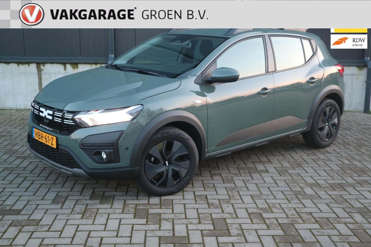 Dacia Sandero Stepway - camera / cruise / PDC / 16" l.m. velgen ! - AutoWereld.nl