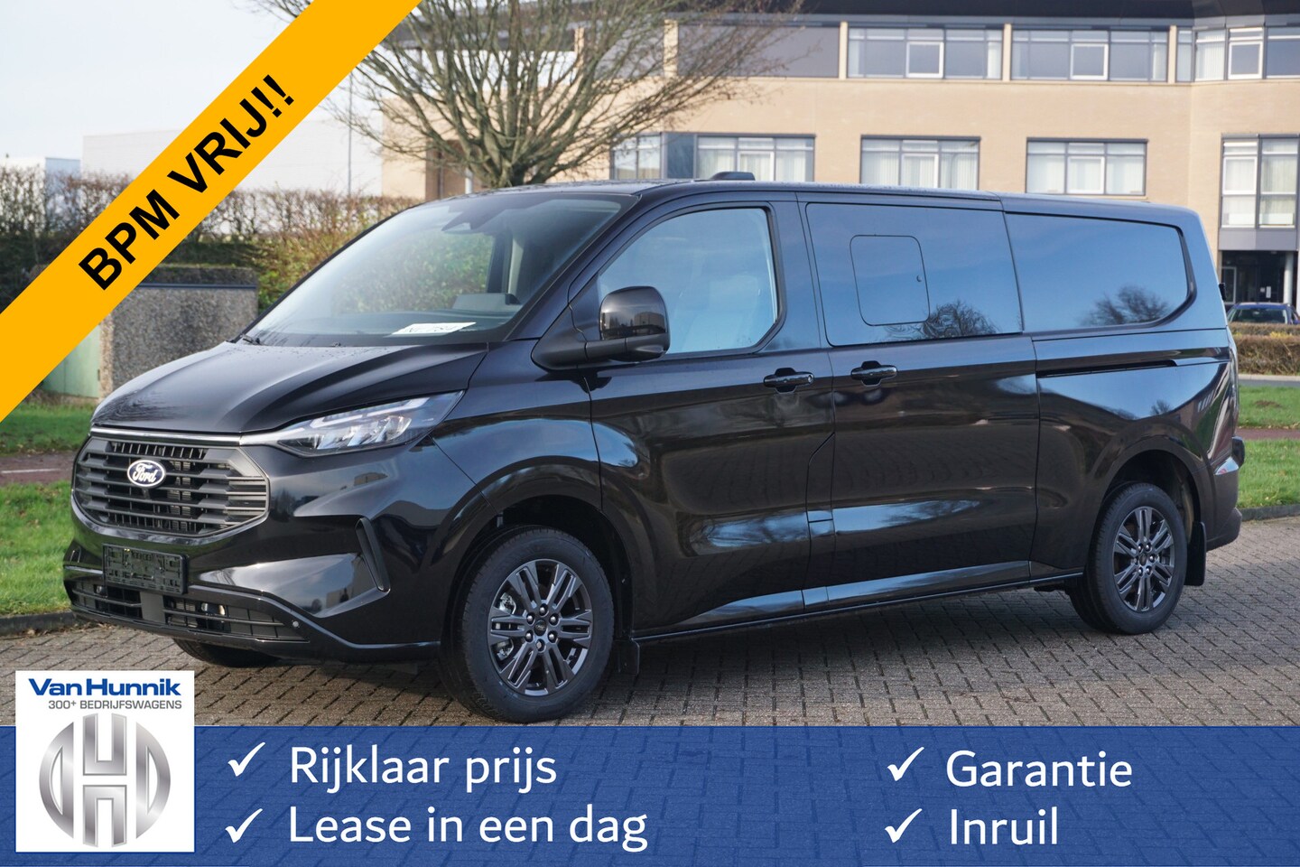 Ford Transit Custom - 320L 170PK DC Limited AUT BPM VRIJ!! Navi, ACC, Trekhaak, 360° Cam, 17" LM, 2x Schuifdeur! - AutoWereld.nl