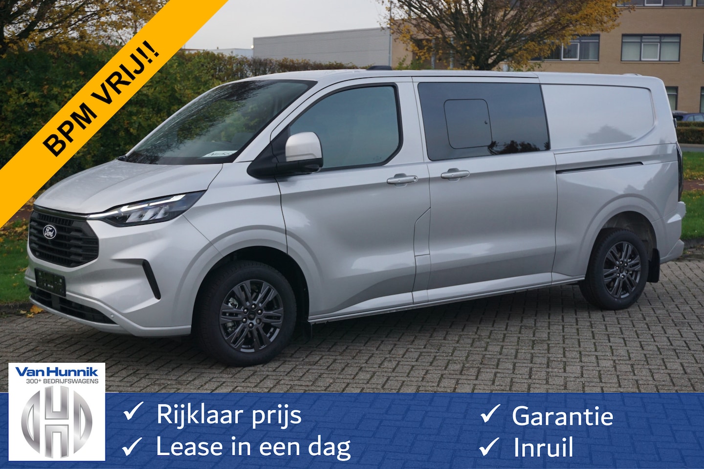 Ford Transit Custom - 320L 170PK DC Limited AUT BPM VRIJ!! Navi, Adap. Cruise, Camera, 17" LM, 2x Schuifdeur!! N - AutoWereld.nl