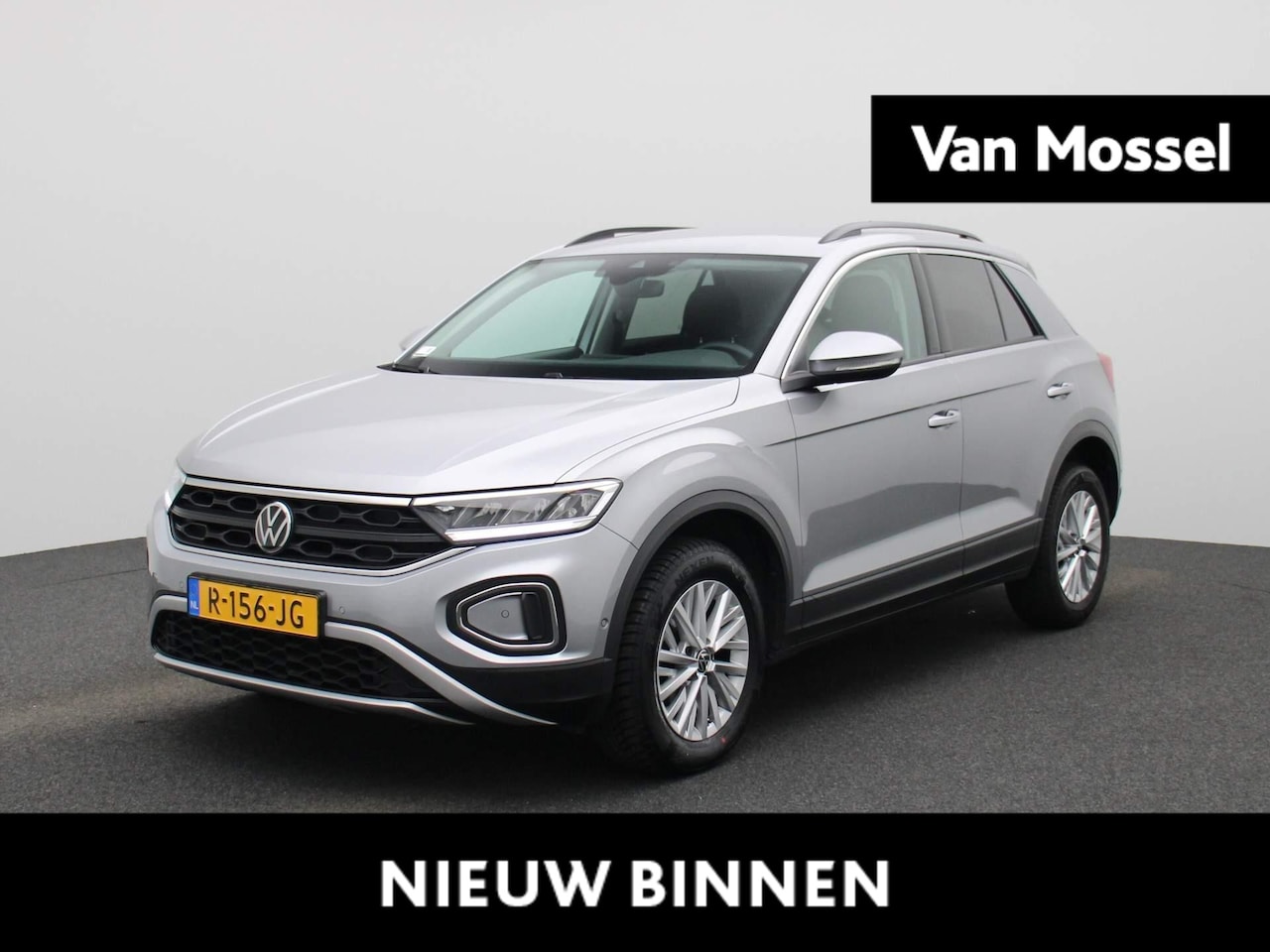 Volkswagen T-Roc - 1.5 TSI Life | AUTOMAAT | VIRTUAL COCKPIT | APPLE CARPLAY | PARKEERSENSOREN VOOR + ACHTER - AutoWereld.nl