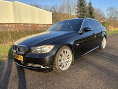 BMW 3-serie - 325i Dynamic Executive / AUTOMAAT / LEER / NAVI