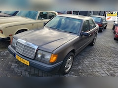 Mercedes-Benz 200-500 (W124) - 4drs 230e 4-bak