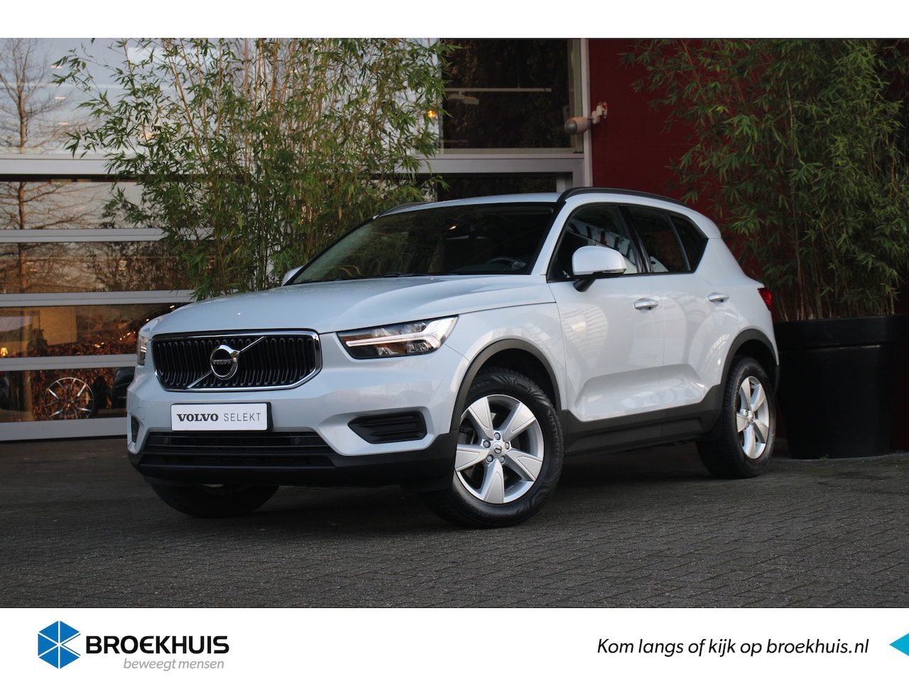 Volvo XC40 - T2 130pk Automaat Momentum Core | Trekhaak | Cruise Control | DAB radio | LED verlichting - AutoWereld.nl