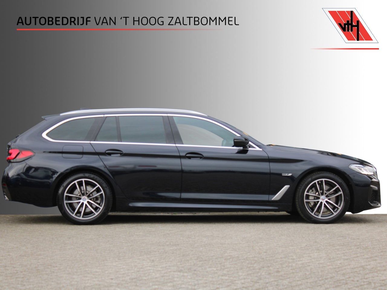 BMW 5-serie Touring - 530e xDrive M-SPORT LEDER LASER MEMORY AMBIENT CARPLAY NL AUTO - AutoWereld.nl