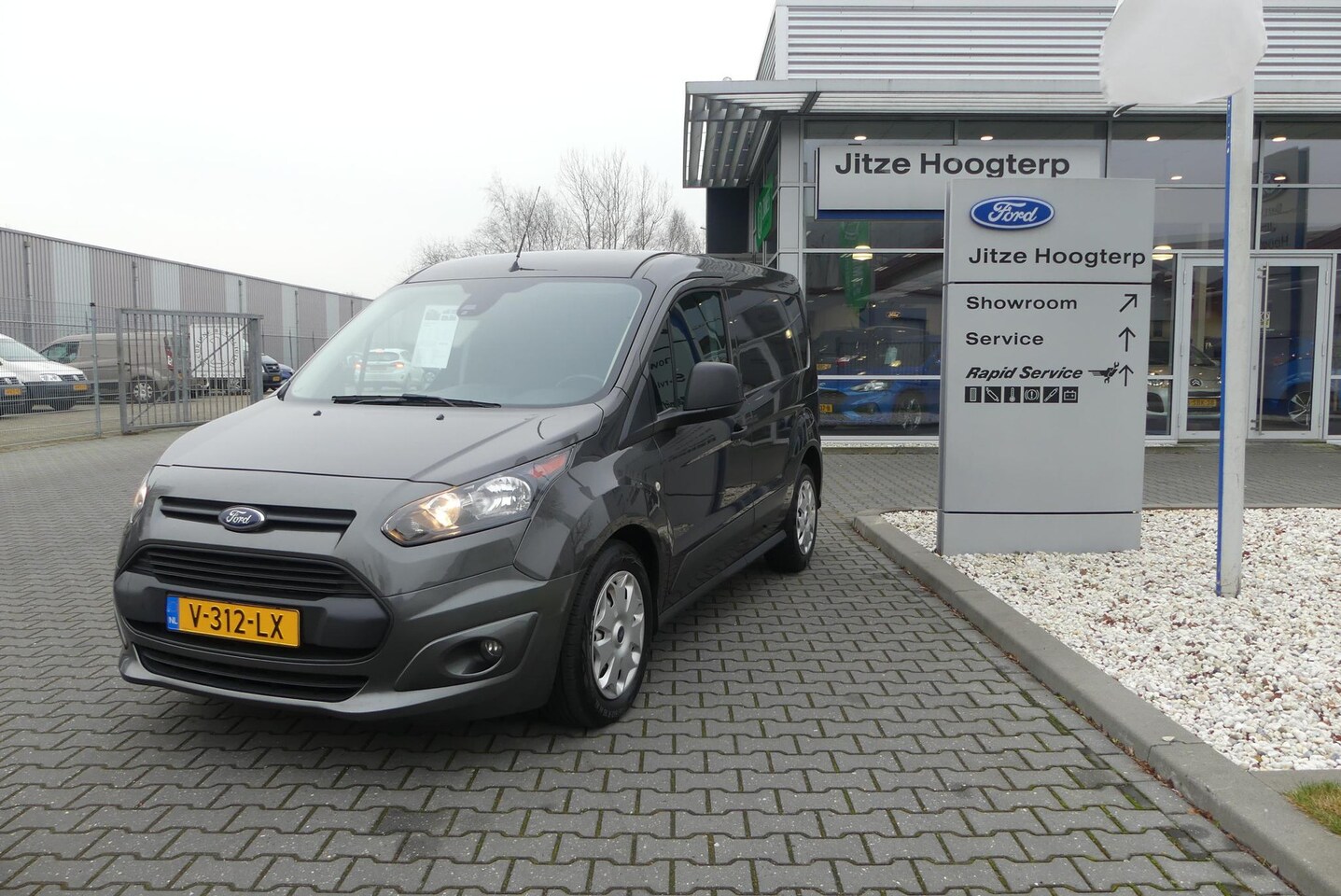 Ford Transit Connect - 1.5 TDCI L1 Trend 3 PERSOONS.GEEN BTW/BPM.NAVI.CRUISE.CAMERA.TREKHAAK.WINTERPACK. - AutoWereld.nl