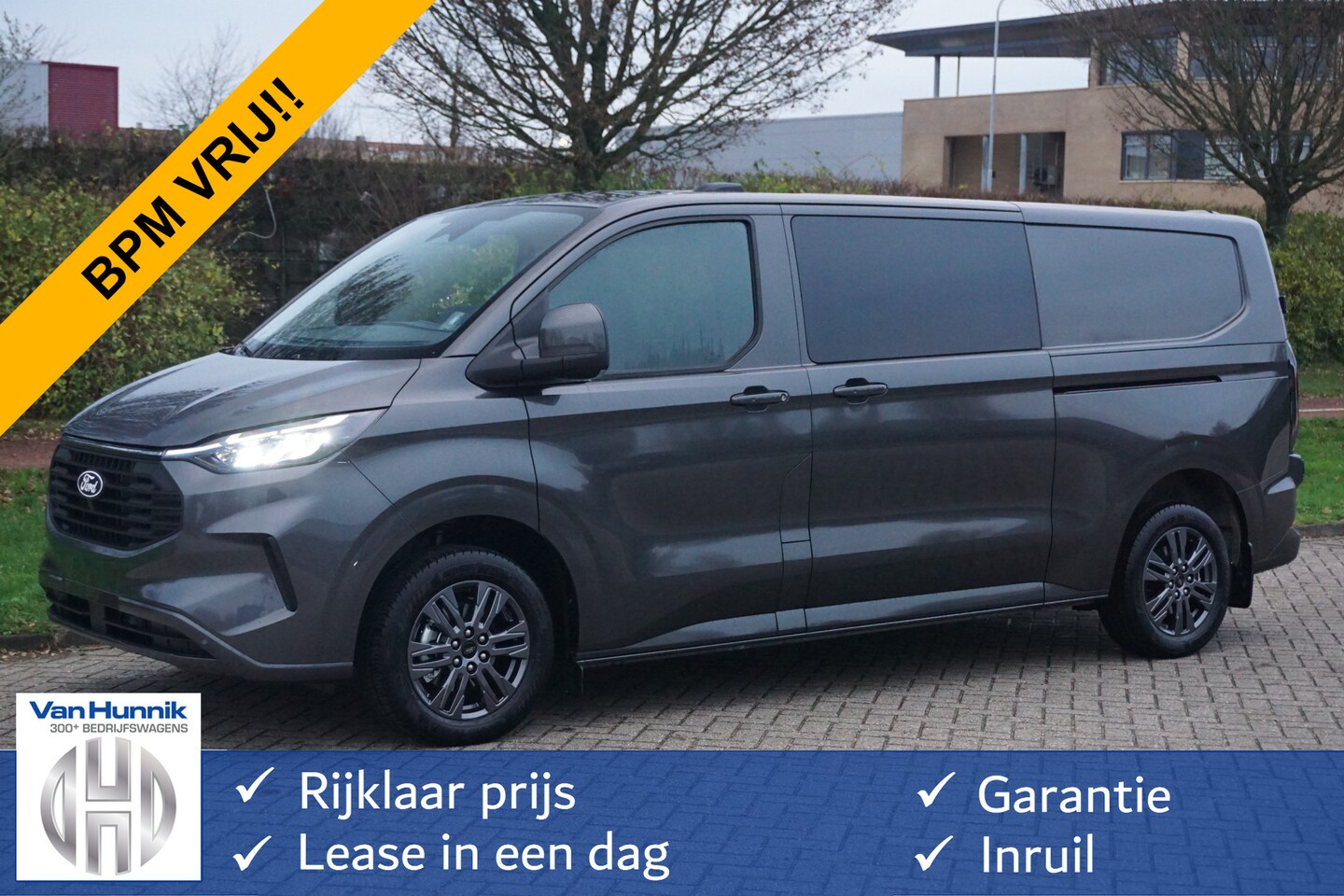 Ford Transit Custom - 320L 170PK DC Limited AUT BPM VRIJ!! Navi, Adap. Cruise, Camera, 17" LM, 2x Schuifdeur!! N - AutoWereld.nl