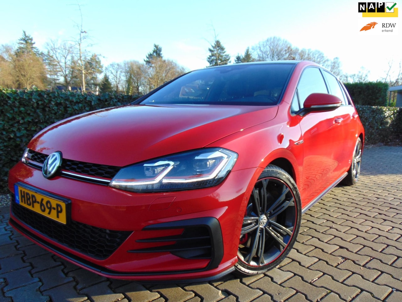 Volkswagen Golf - 2.0 TSI GTI Performance 2.0 TSI GTI Performance , 300PK , Panodak / Leder / Camera-Navi-Multimedia / Elec.Klep Uit - AutoWereld.nl