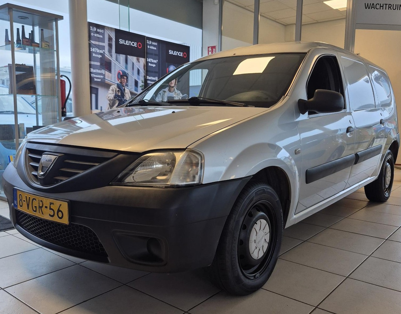 Dacia Logan - 1.6 64KW VAN E4 - AutoWereld.nl