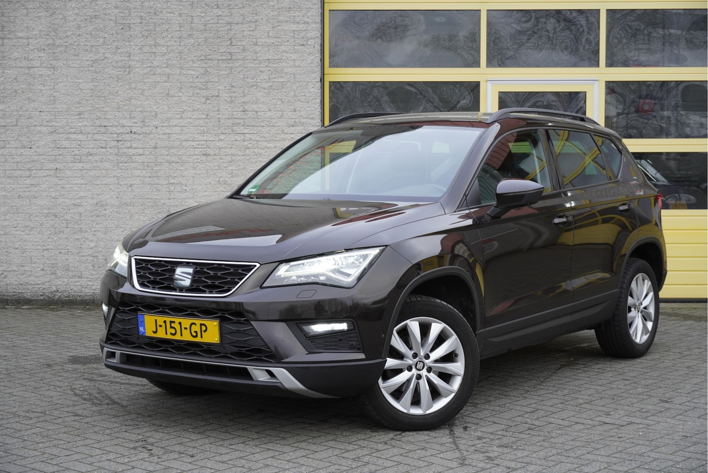 Seat Ateca - 1.5 TSI 150PK! Style Business Intense BJ2020 Lmv 17" | Led V+A | Pdc | Navi | Keyless entr - AutoWereld.nl