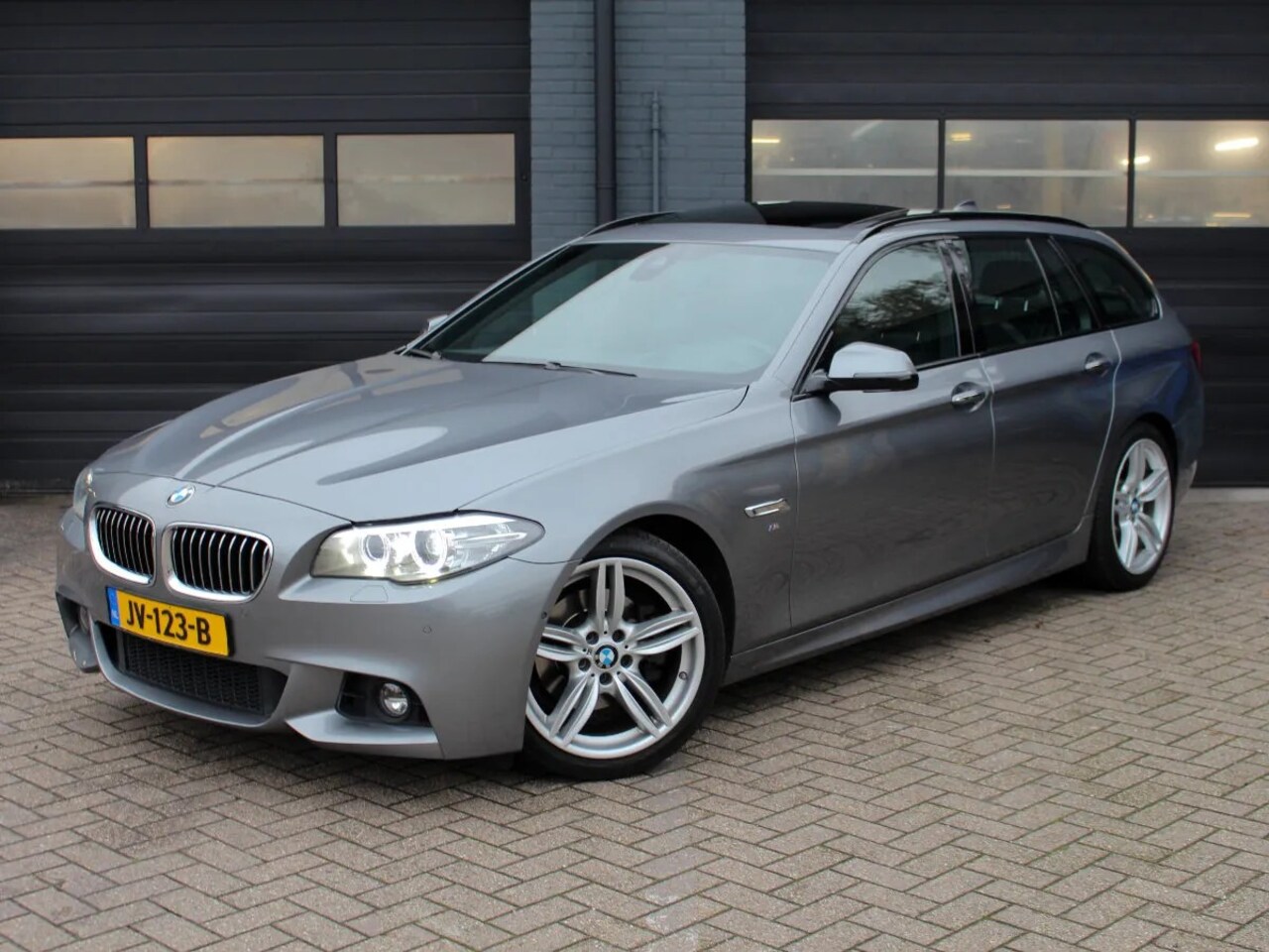 BMW 5-serie Touring - 520d M Sport High Executive 520d M Sport High Executive - AutoWereld.nl