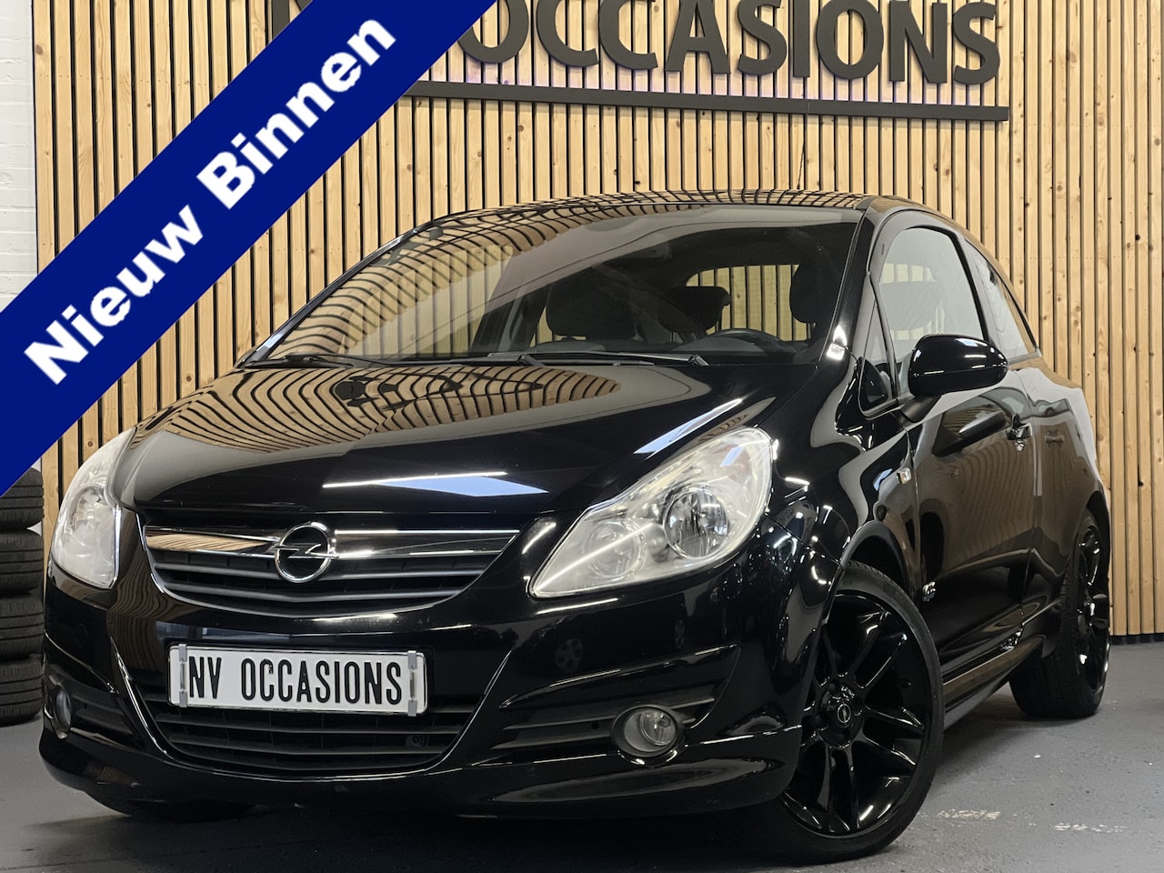 Opel Corsa - 1.4-16V Cosmo OPC LINE/CRUISE/PDC/SPORTIEF/NAP/APK!! - AutoWereld.nl