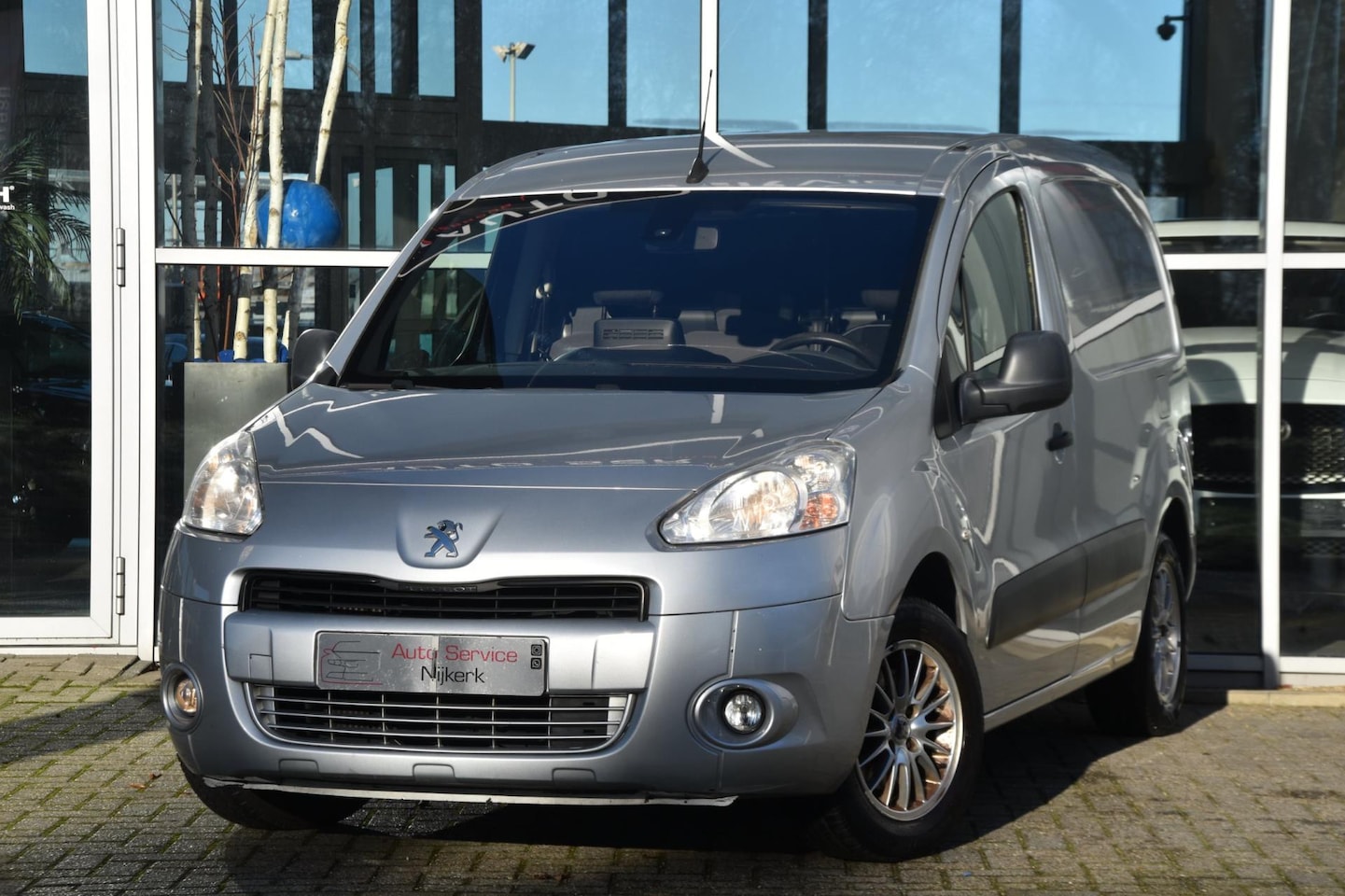 Peugeot Partner - 120 1.6 e-HDI L1 XT Profit + 2Tronic Airco Elek. Ramen 3 Persoons - AutoWereld.nl