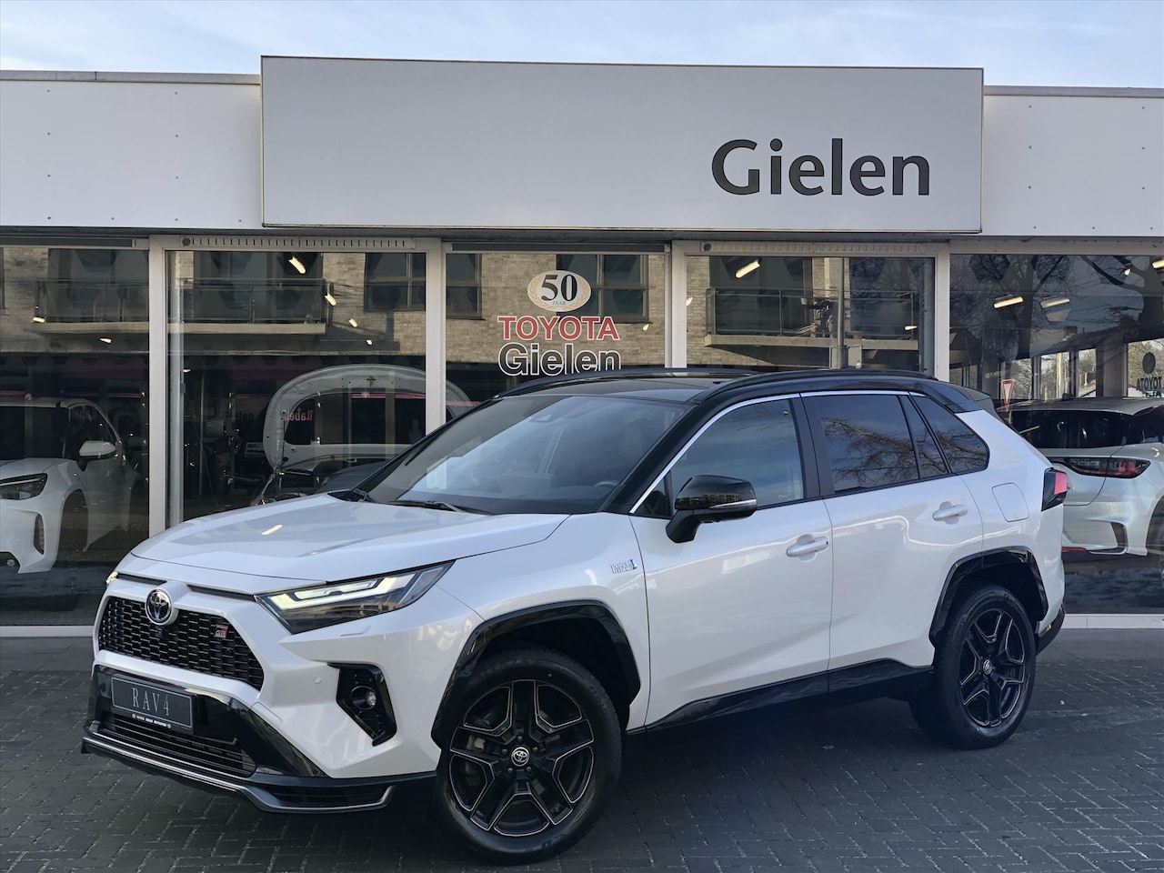 Toyota RAV4 - 2.5 Plug-in Hybrid AWD GR Sport Plus Pack | Panoramadak, JBL, Head up display, Stoel + Stu - AutoWereld.nl