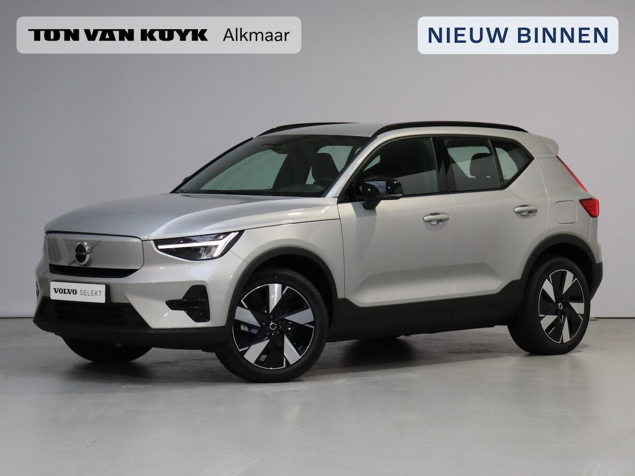 Volvo XC40 - Single Motor Extended Range Plus 82 kWh / Trekhaak / Keyless / Stoel en stuurverwarming / - AutoWereld.nl