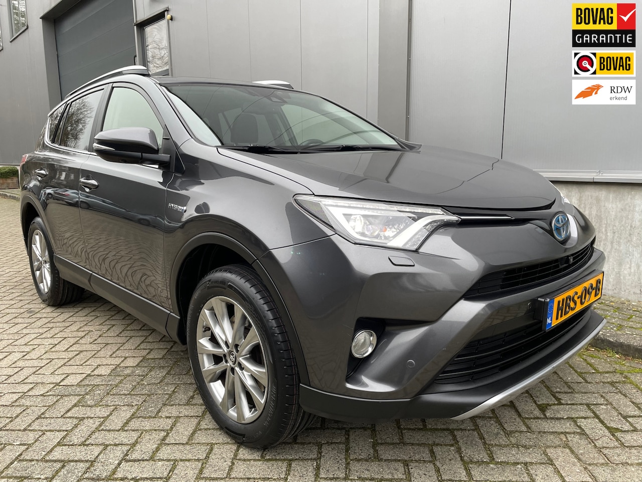 Toyota RAV4 - 2.5 Hybrid AWD Executive / Camera / Leder / Trekhaak - AutoWereld.nl