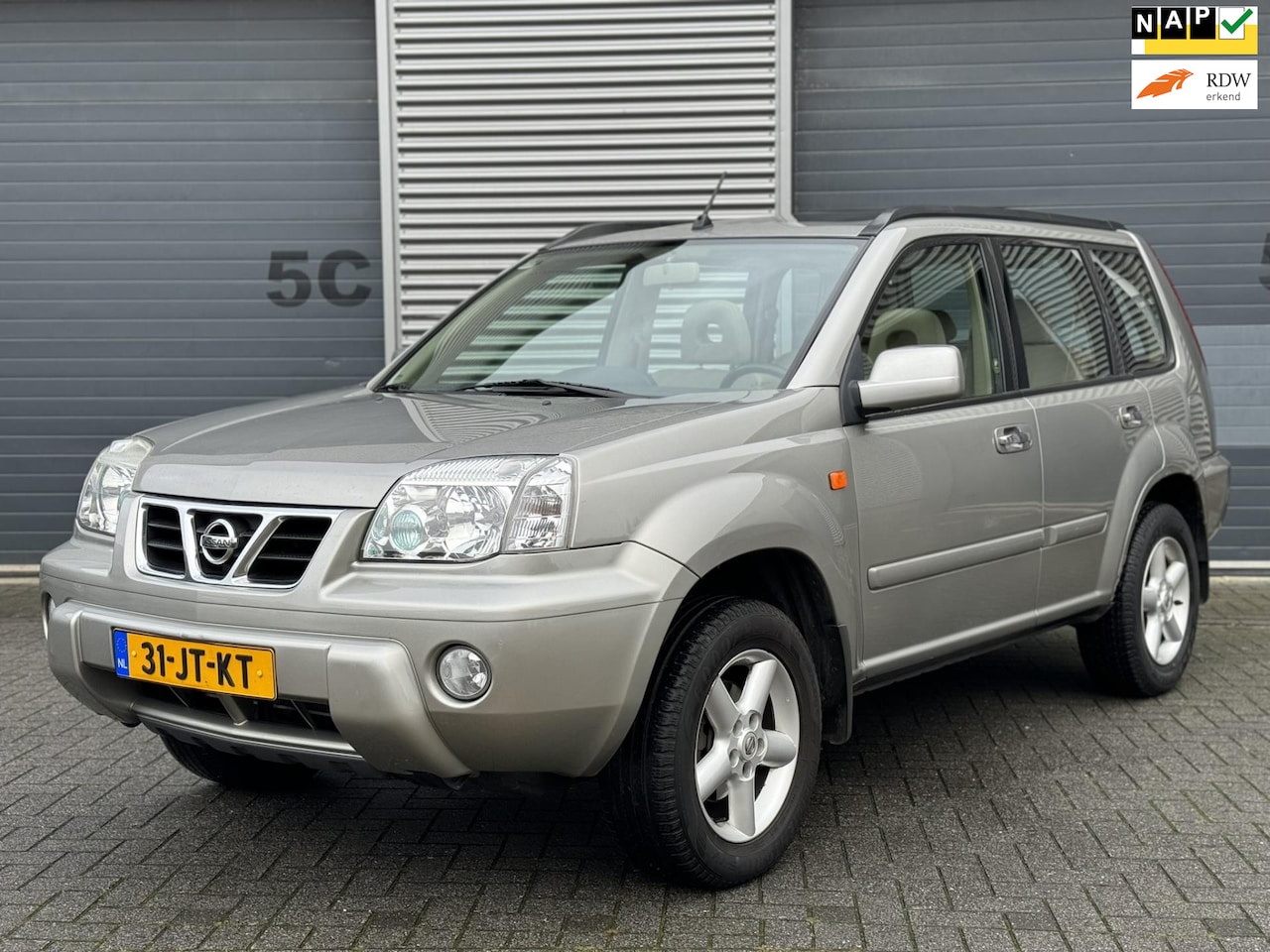 Nissan X-Trail - 2.0 Elegance Pano/Leder/Navi/4X4 - AutoWereld.nl