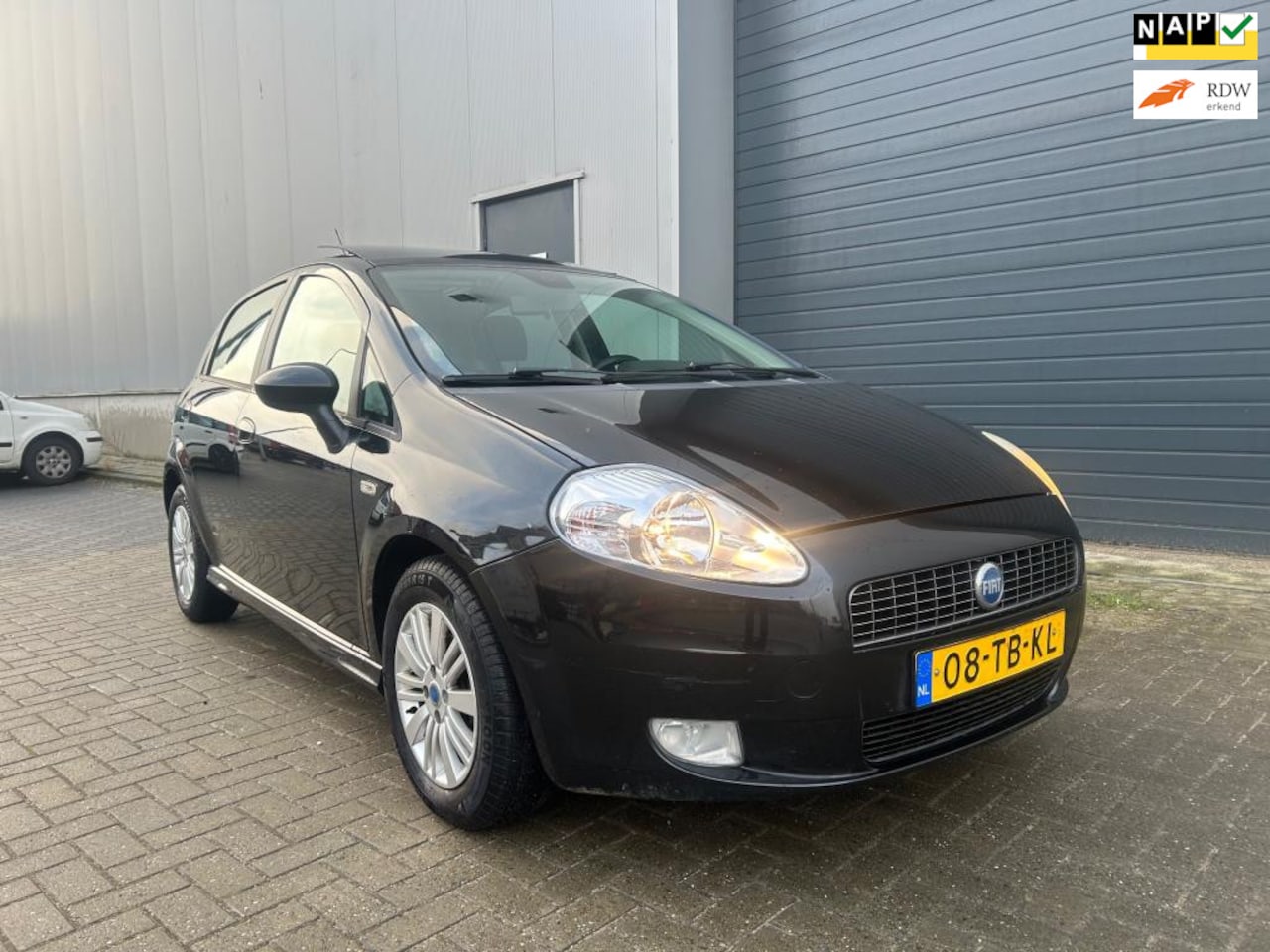 Fiat Grande Punto - 1.4i 16V Emotion CLIMA PANO PDC - AutoWereld.nl