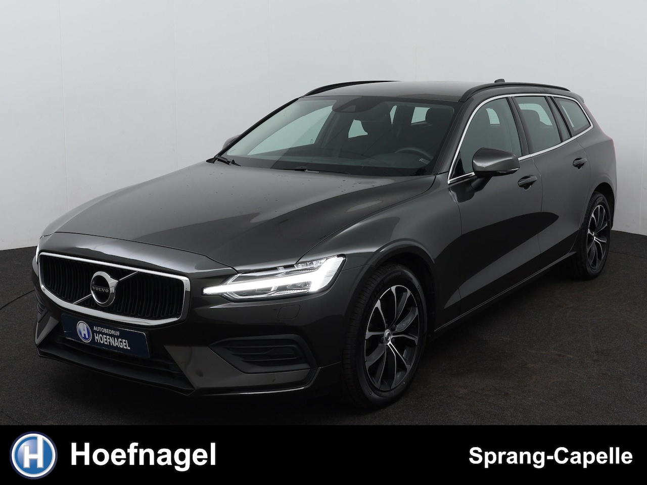 Volvo V60 - 2.0 B4 Momentum | Adapt.cruise | Carplay | Stoelverw. | Elektr. achterklep | - AutoWereld.nl