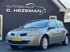 Renault Mégane - 1.6-16V Tech Line Panoramadak Cruise Control Climate Control Sportvelgen