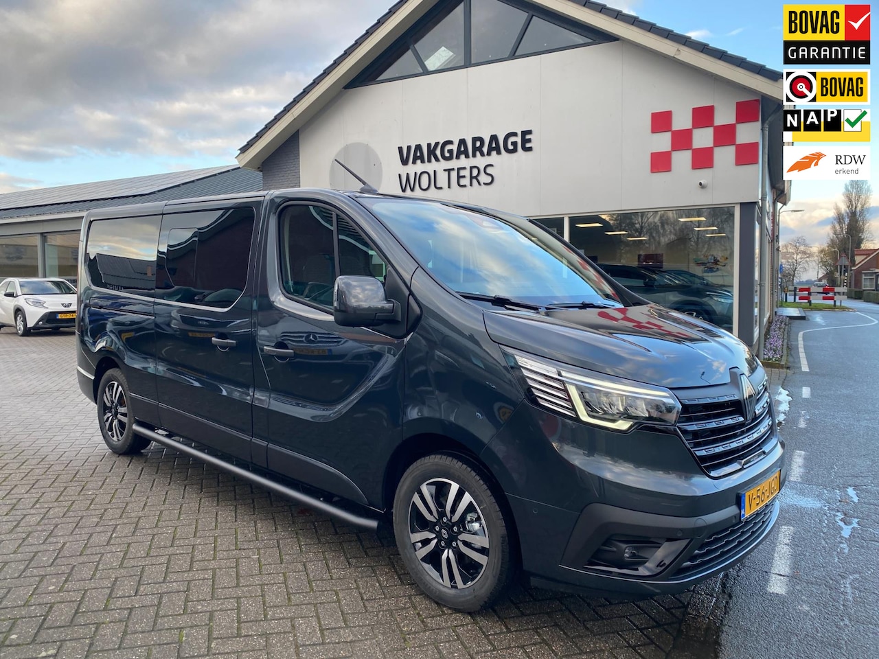 Renault Trafic - 2.0 Blue dCi EDC 170 T29 L2H1 Extra DC 125th Anniversary /trekhaak - AutoWereld.nl