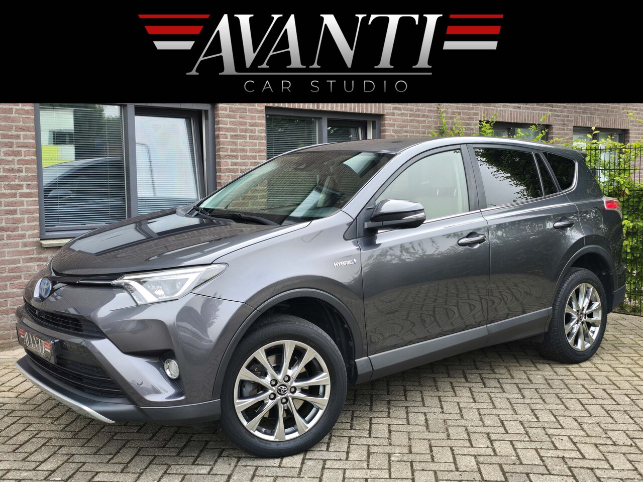 Toyota RAV4 - 2.5 Hybrid Executive Business LEDER TREKHAAK 360° CAMERA met splinternieuwe all-season ban - AutoWereld.nl