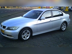 BMW 3-serie - 320i Business Line Vol opties.