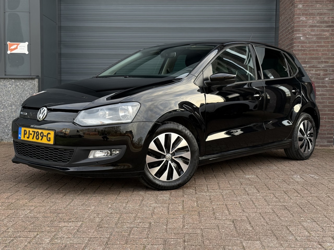 Volkswagen Polo - 1.0 BlueMotion Edition 1e EIGENAAR! | NAVI | CLIMATE | CRUISE | STOELVERWARMING | PDC | TR - AutoWereld.nl