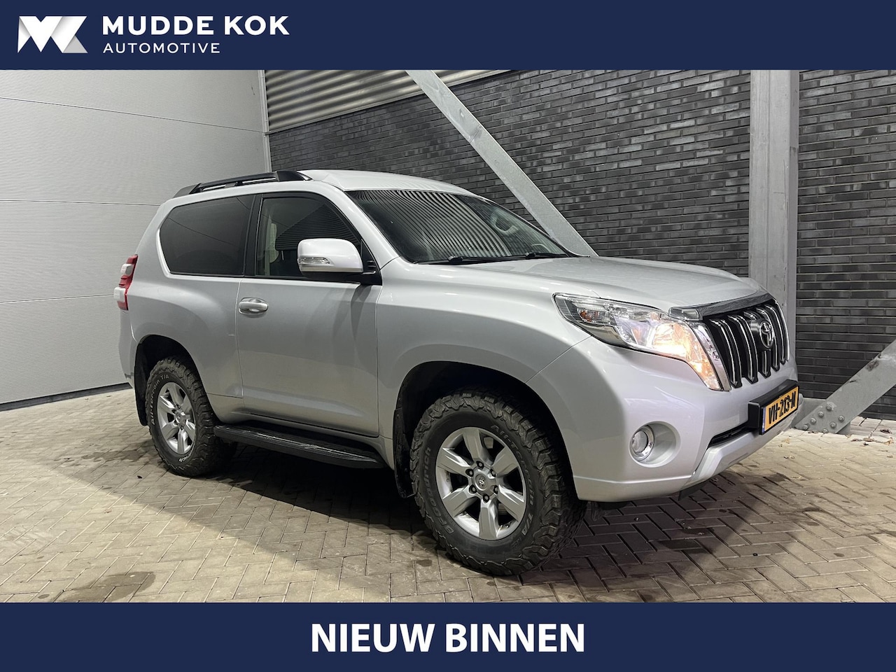 Toyota Land Cruiser - 3.0 D-4D-F VX High Roof Blind Van | Grijs Kenteken | Automaat | Trekhaak | Camera | Cruise - AutoWereld.nl