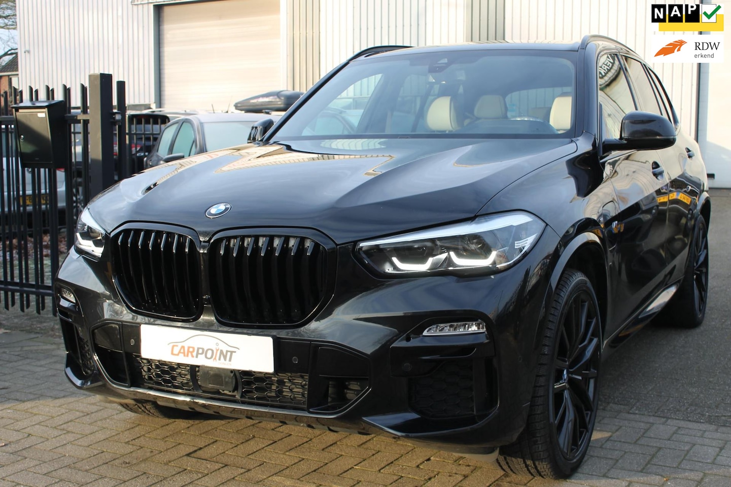 BMW X5 - XDrive45e Executive M-Sport ACC 394 PK Luchtvering! - AutoWereld.nl