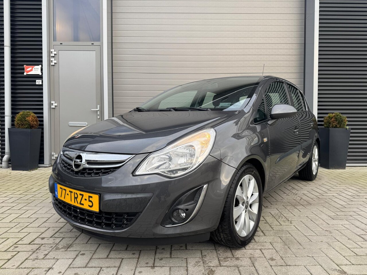 Opel Corsa - 1.2-16V Anniversary Edition 1.2-16V Anniversary Edition - AutoWereld.nl