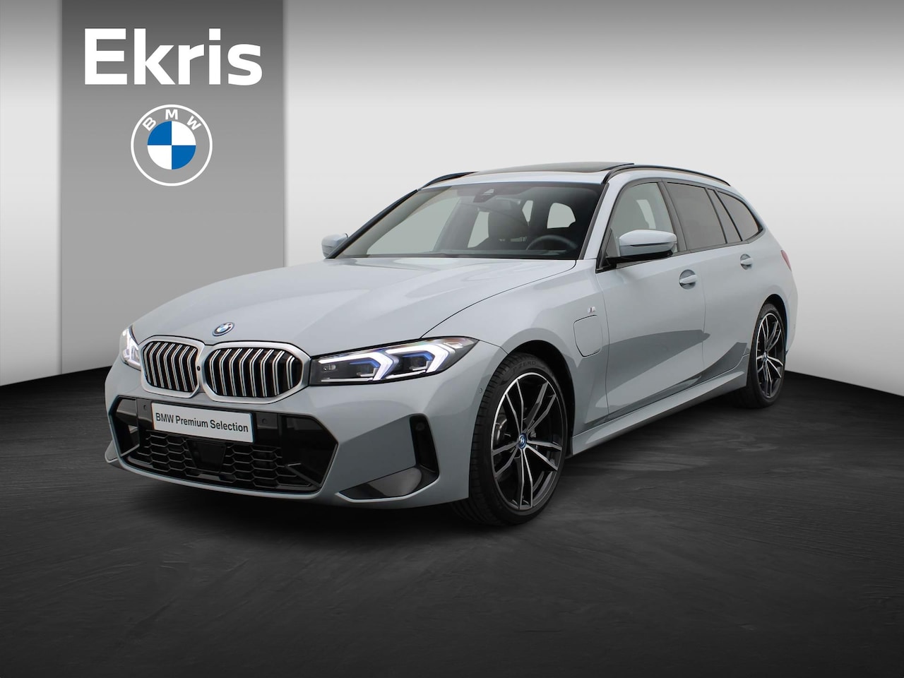 BMW 3-serie Touring - 330e M Sportpakket | Comfort Access | Trekhaak | Panoramadak | Driving Assistant | Active - AutoWereld.nl