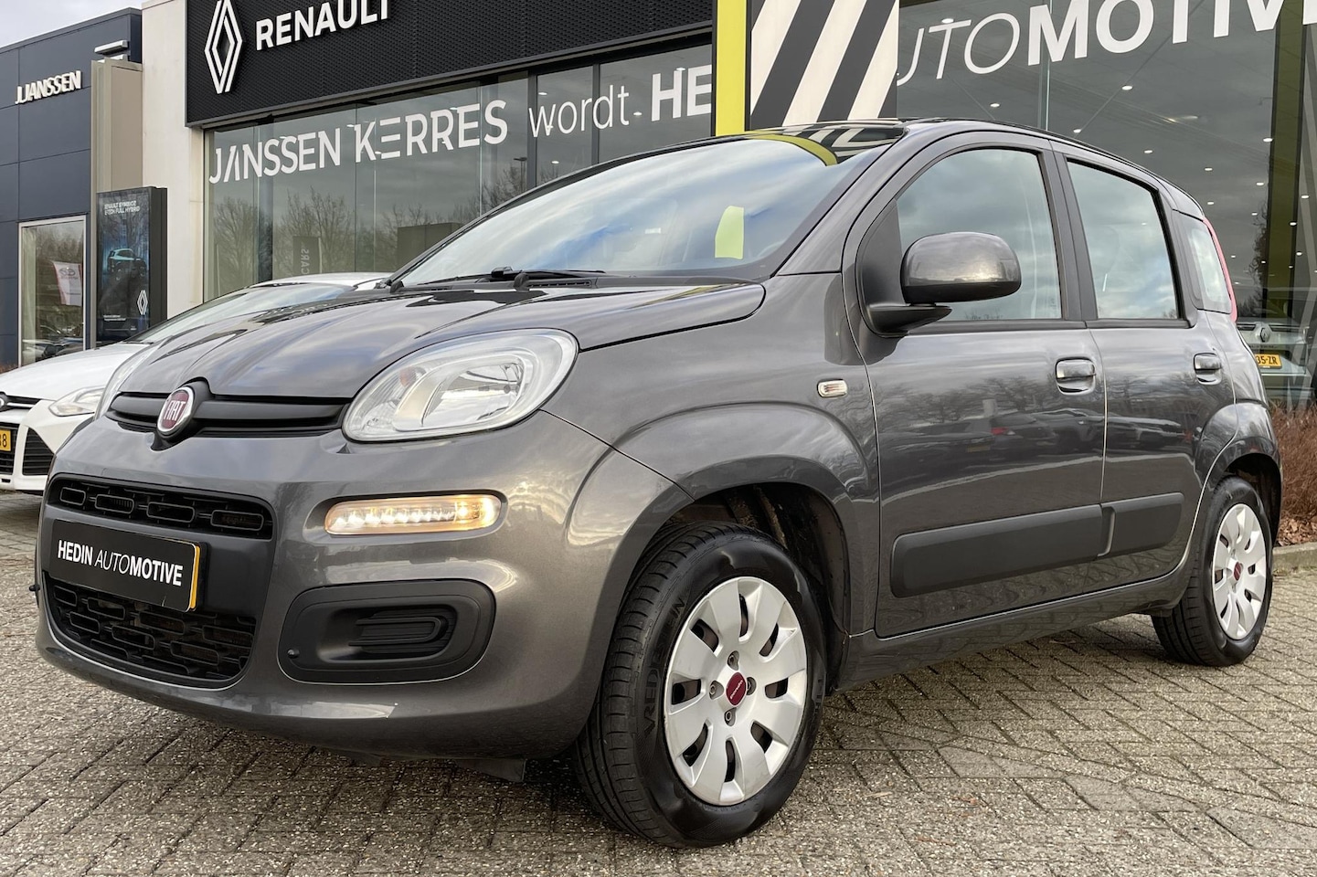 Fiat Panda - 80PK Turbo Lounge "Airco, Trekhaak, Slechts 52000KM!" - AutoWereld.nl