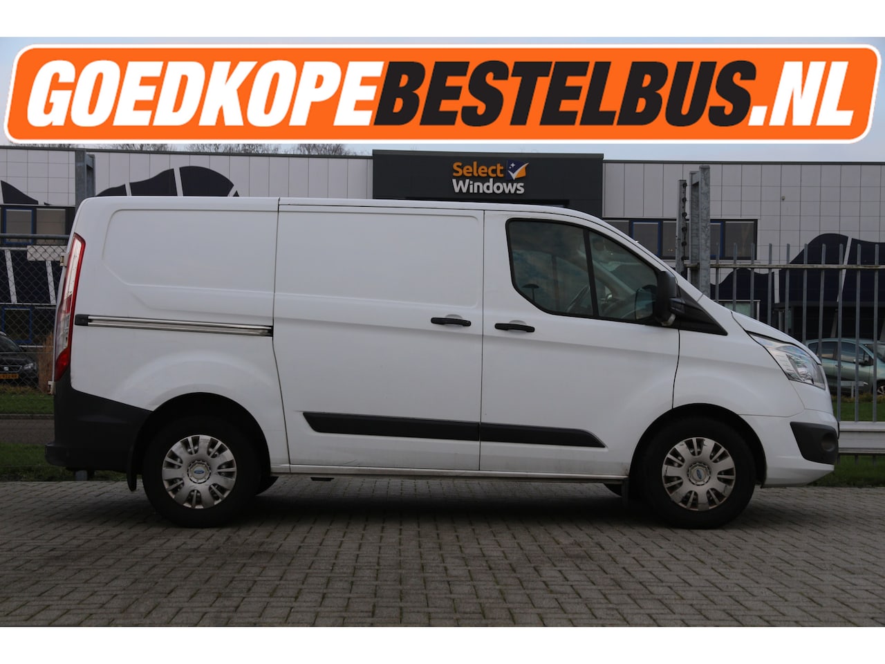 Ford Transit Custom - 2.2 TDCI 125PK / L1H1 / Camera / Cruise / Airco.. - AutoWereld.nl